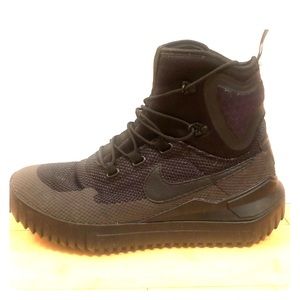 Nike Men’s Air Mid Wild Triple Black